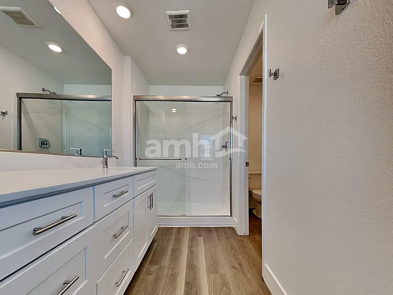 5856 Vaes Dothrak St — Photo 11
