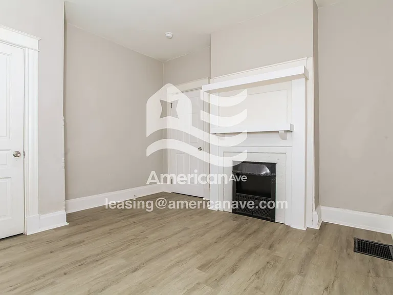 155352_005_wm_-_living_room_13449438.jpg