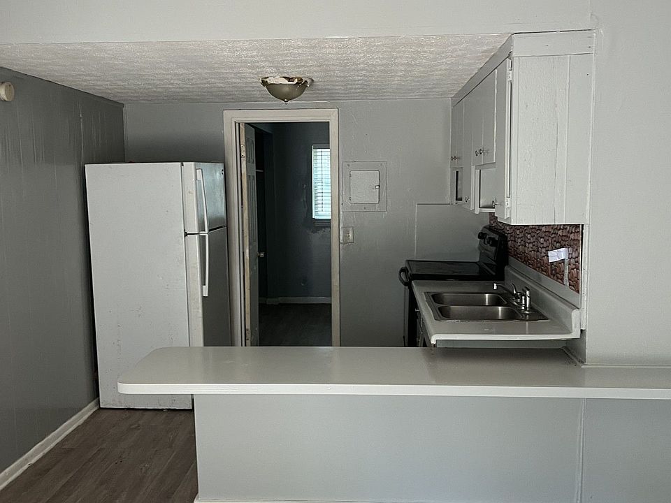 2nd image of 5844 Justina Ct APT 12