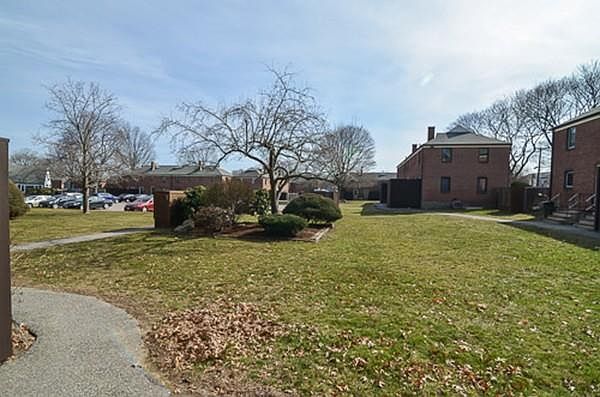 2nd image of 64 Pierce Rd