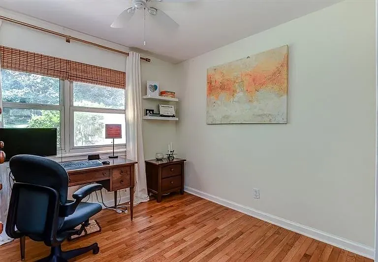 272 Kennestone Dr — Photo 6