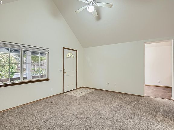 5th image of 4604 NE Beaumead Ln