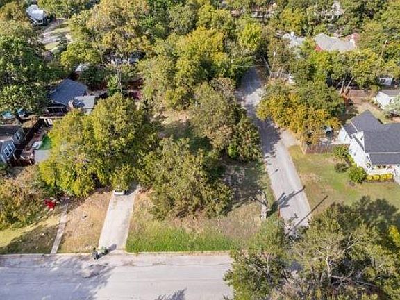 3rd image of 1001 W Avenue F