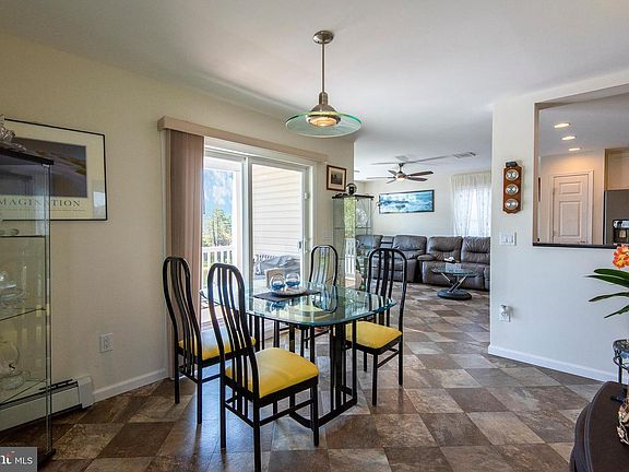 5th image of 415 Twin Lakes Blvd