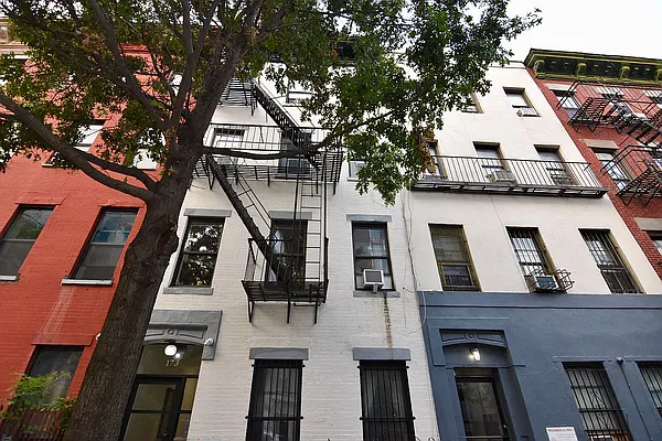 Rented by Bohemia Realty Group | media 18