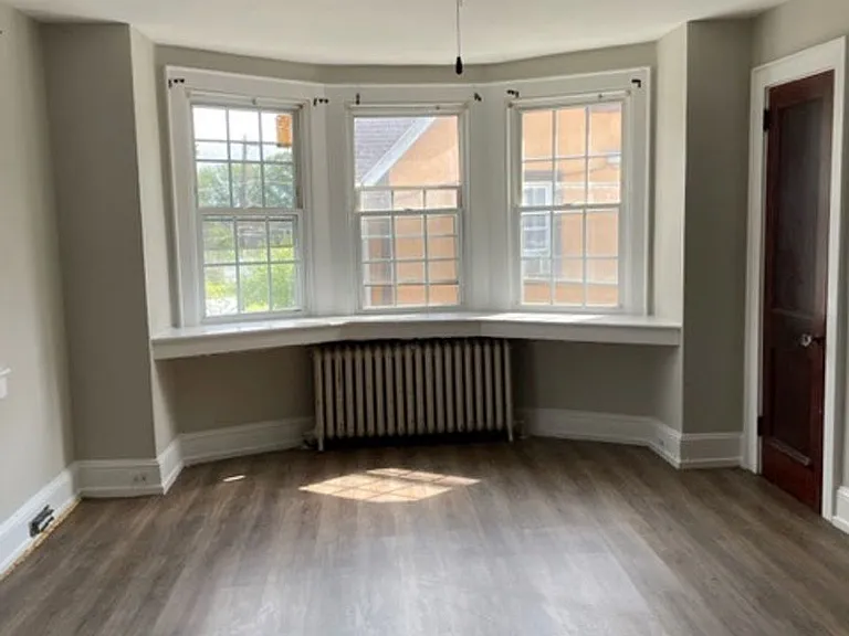 16 Windsor Avenue — Photo 5