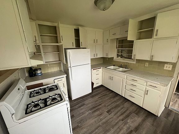 4th image of 206 N Walnut St