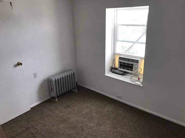 512 W Main St #31 — Photo 8