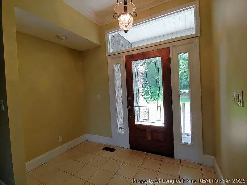 5 bed, 3.5 bath, 3160 sqft, $3,000 — Photo 3