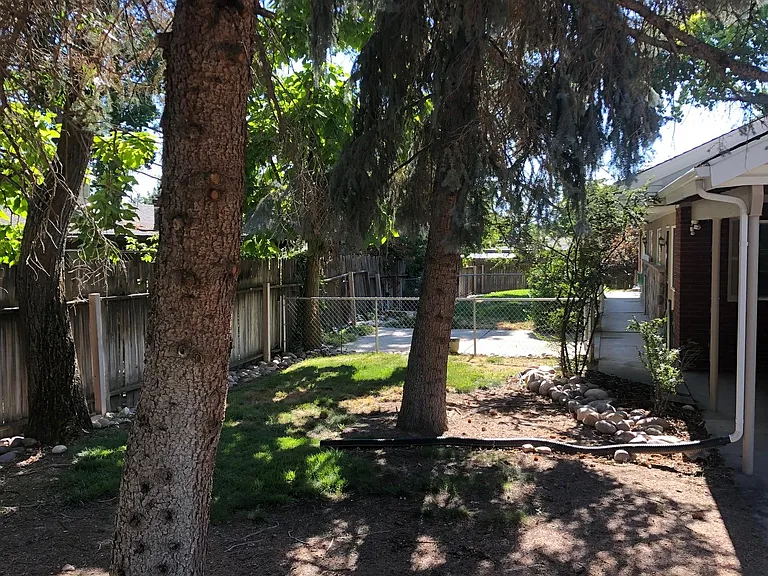 4618 S Russell St — Photo 2
