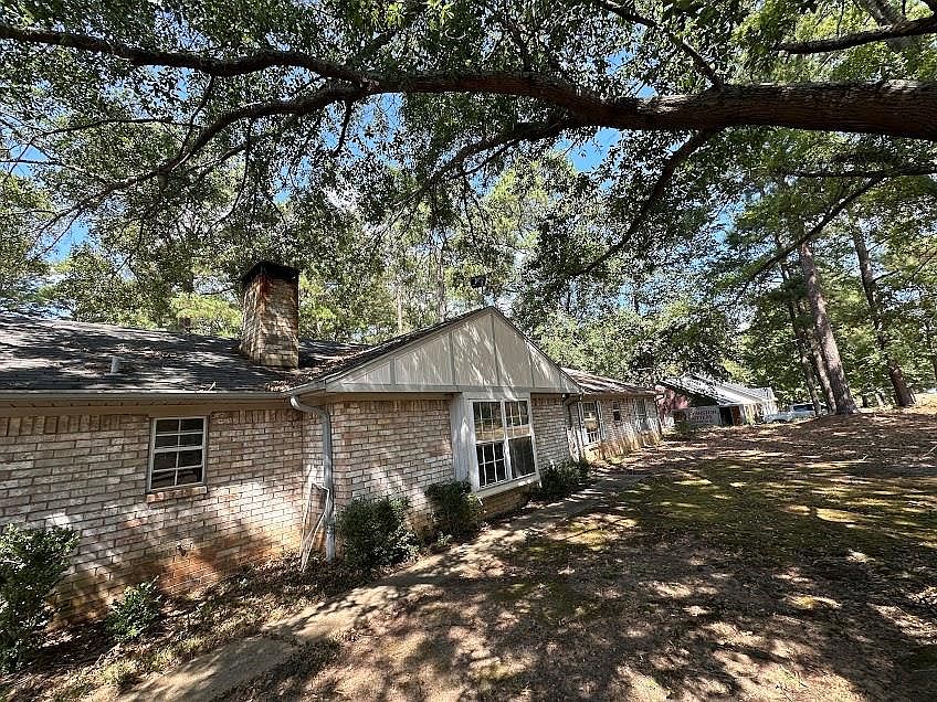1st image of 447 Plum Creek Rd