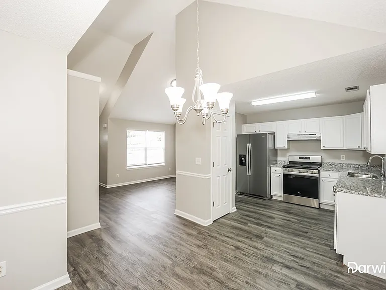 5647 Sapphire Cir — Photo 5