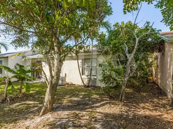 5927 Ithaca Cir W, Lake Worth, FL 33463
