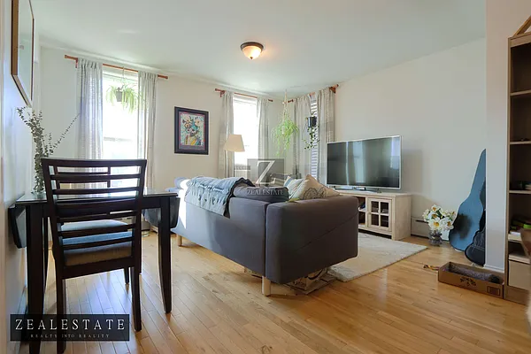 Rented by ZealEstate Group Inc | media 20