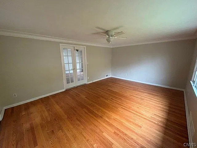 3 bed, 2.0 bath, 1200 sqft, $2,000 — Photo 3