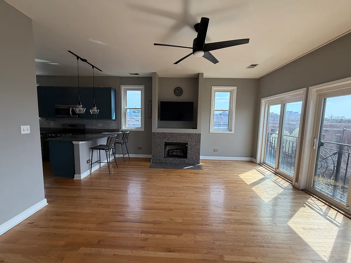 Building Photo - 2316 W Harrison St #4