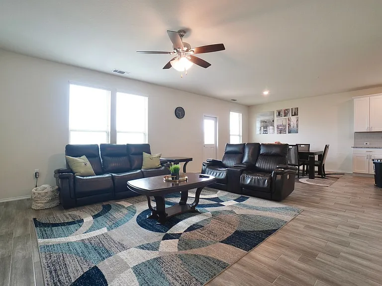 11112 Mestengo Dr — Photo 5