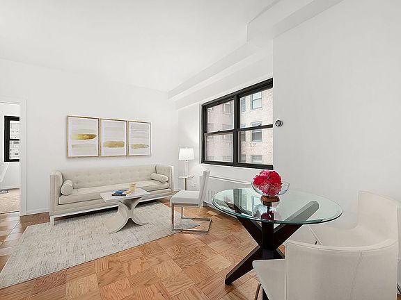 2nd image of 58 W 58th St APT 9F