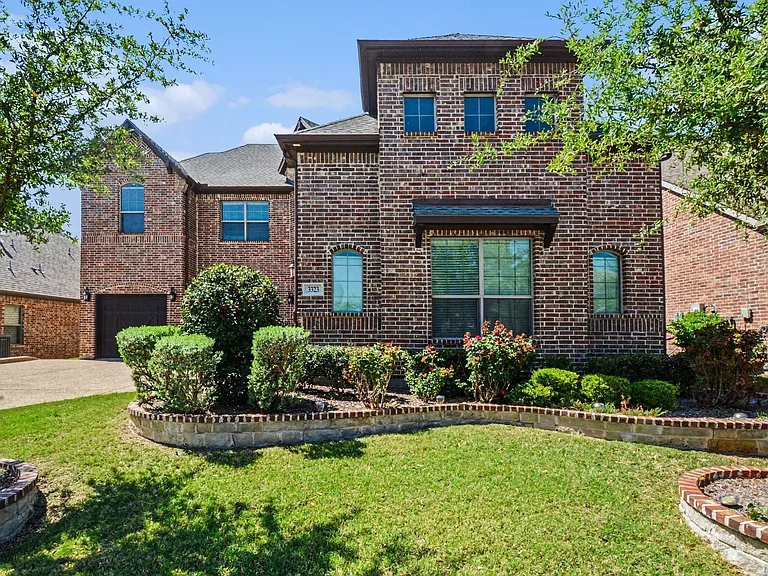 3323 Royal Ridge Dr — Photo 11