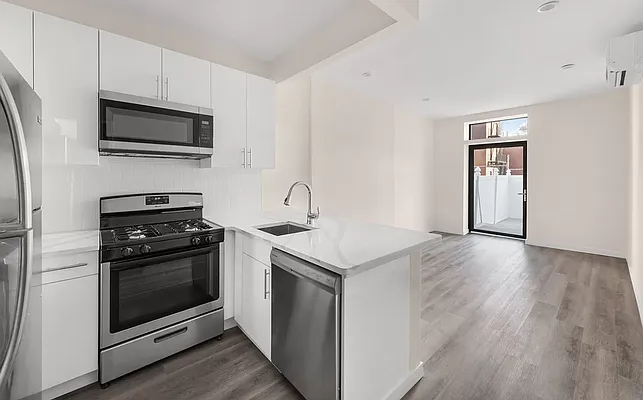 Rented by Silver Line Realty Group NY LLC | media 7