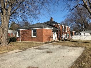 1850 N Raynor Ave, Crest Hill, IL 60403