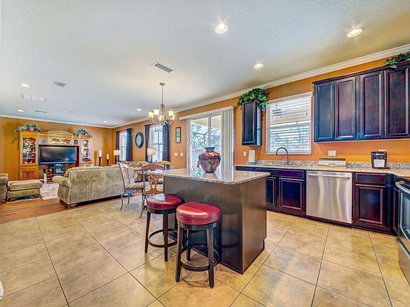 2nd image of 3798 Hollisten Cir