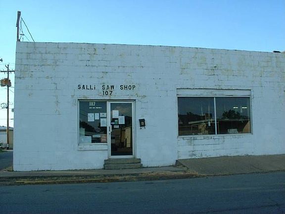OFFICE ENTRANCE/DISPLAY W