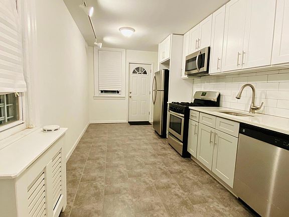 2nd image of 15 S Bleeker St #1