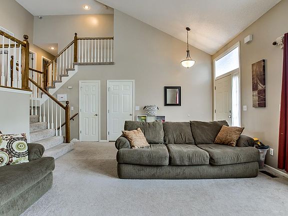 3rd image of 1379 SE Princeton Dr