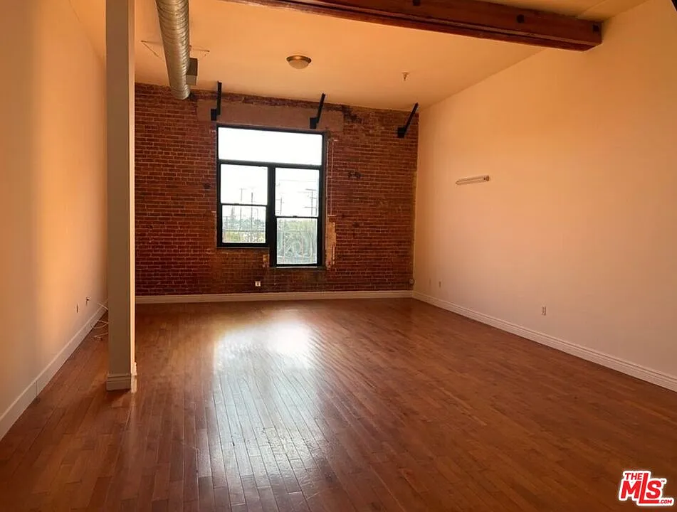 1 bed, 1.0 bath, 1340 sqft, $3,231 — Photo 3