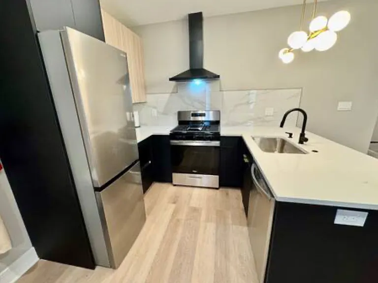 108-110 S Lincoln Pl — Photo 29
