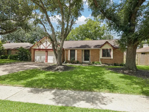 210 Brandywyne Dr, Friendswood, TX 77546