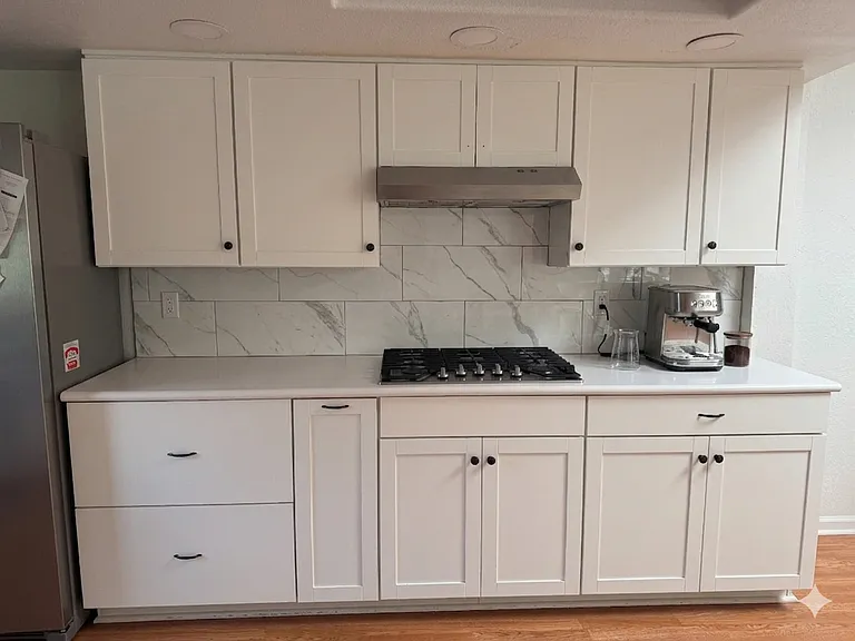 Kitchen, gas stove
