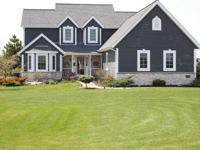 W298N7451 Christopherson Ln, Hartland, WI, 53029