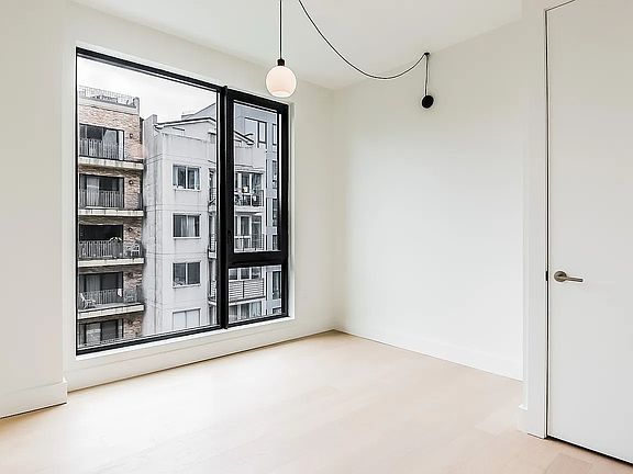 4th image of 218 Front St #4111