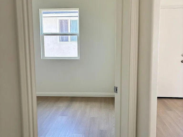 9521 1/2 Laurel St — Photo 4