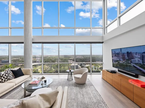 300 Bowie St #2, Austin, TX 78703
