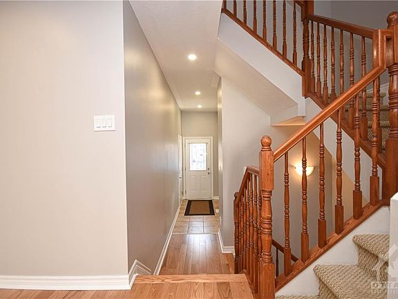 5th image of 497 Temiskaming Cres