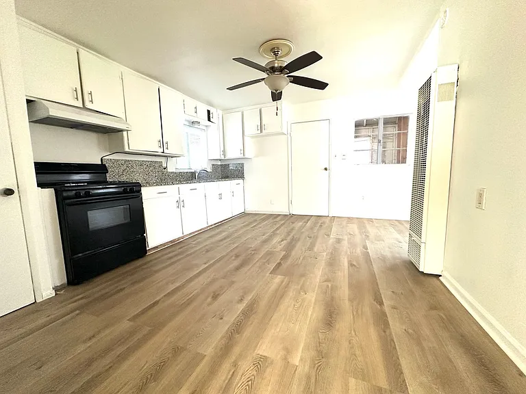 731 Vermont Ave — Photo 16