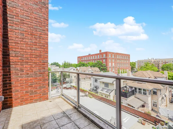 1689 East 21st Street image 21 of 32