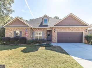 415 Hunts Landing Dr, Kathleen, GA 31047