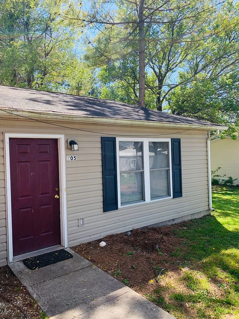 2 Bedroom 1 Bath Townhouse — Photo 2