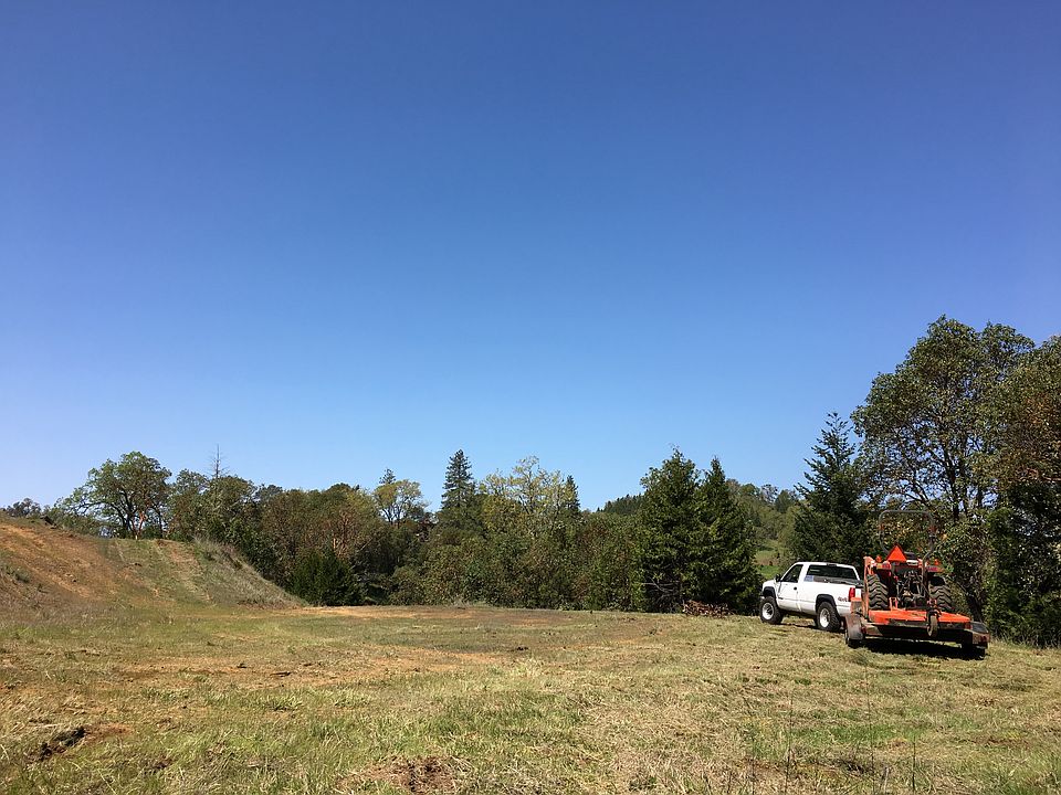 2nd image of 185 Vanessa Way