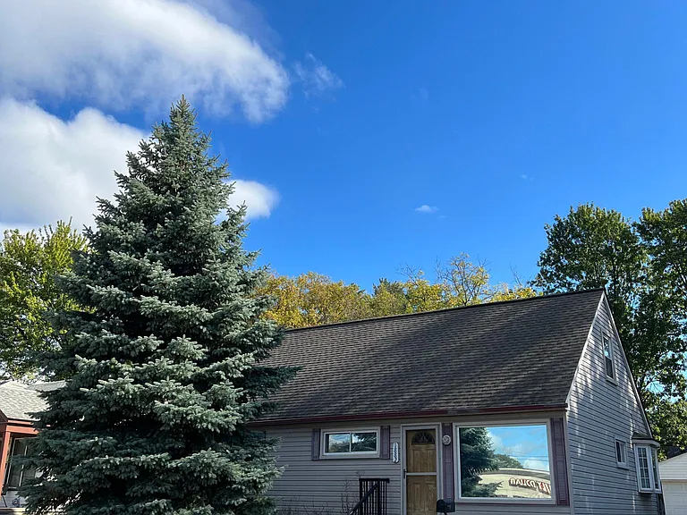 1882 Greenfield Rd — Photo 1