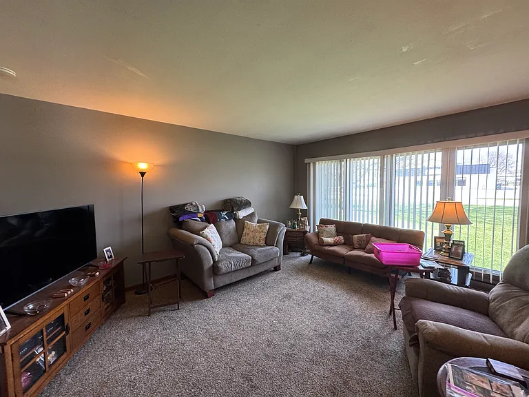 3210 Cedar Heights Dr — Photo 4