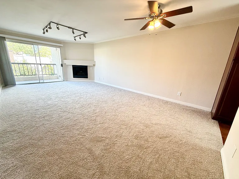 5550 Owensmouth Ave #214 — Photo 1