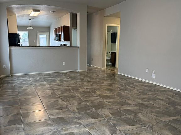 2nd image of 100 Carol Ave
