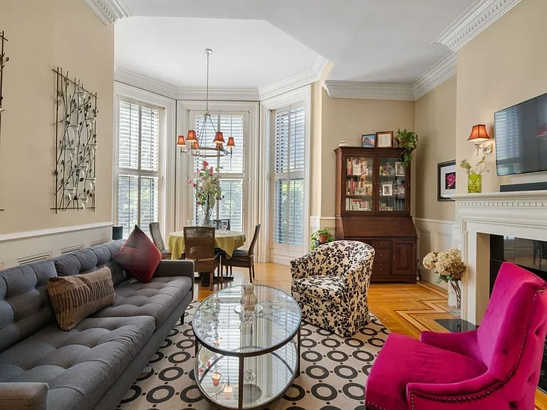 322 Beacon St #3 — Photo 2