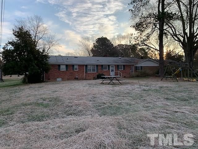 2nd image of 701 W Barbee St