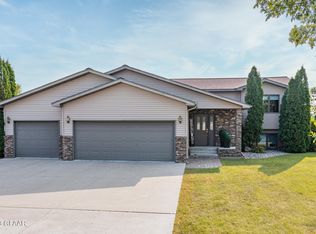 1502 Evergreen Dr, Crookston, MN 56716